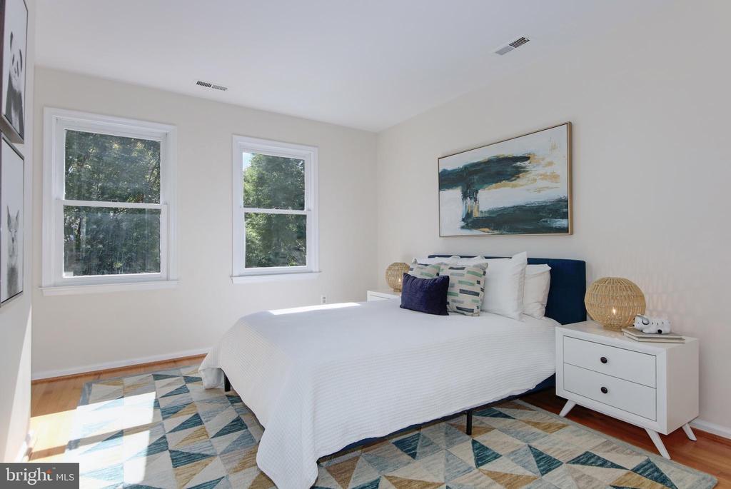 3705 DUPONT AVENUE
