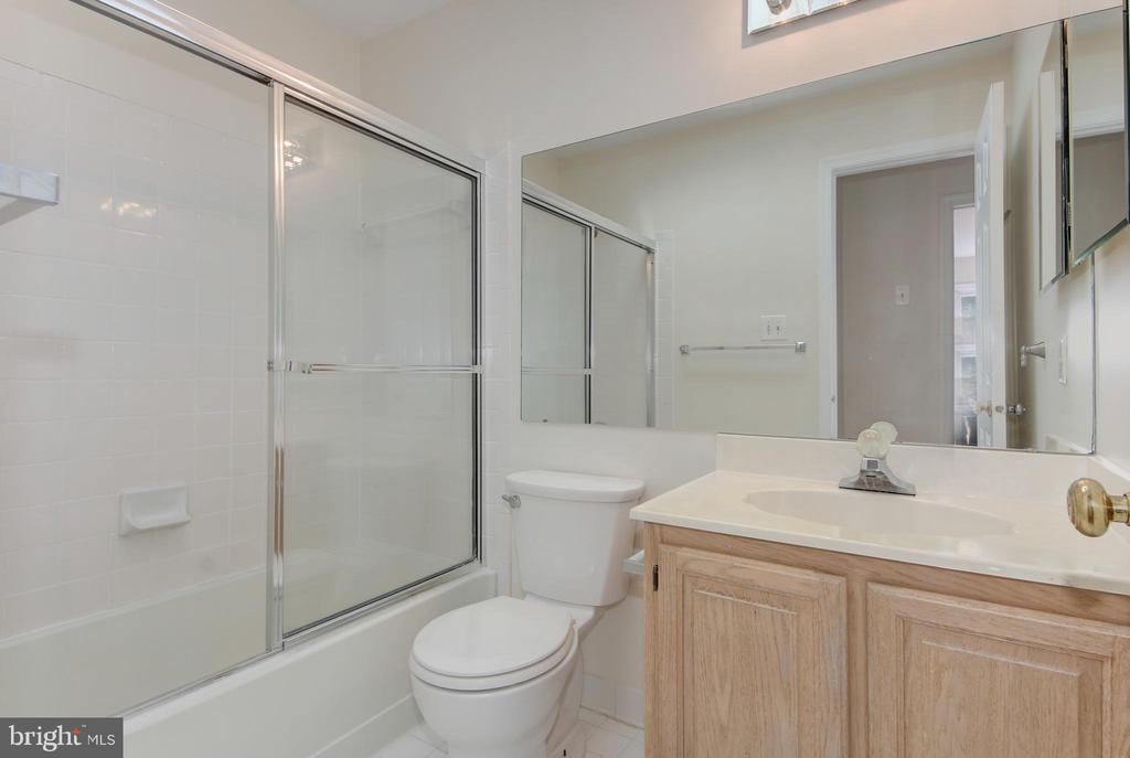 3705 DUPONT AVENUE