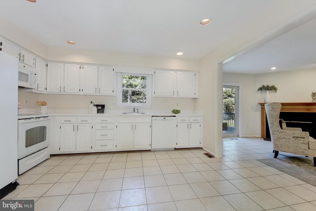 3705 DUPONT AVENUE