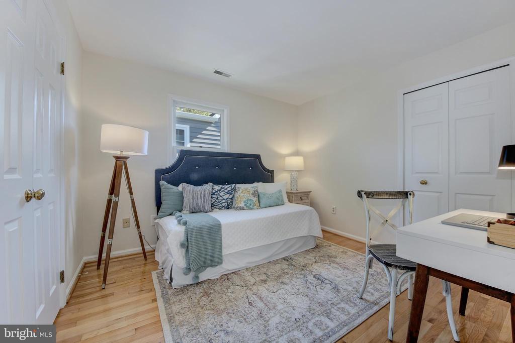 3705 DUPONT AVENUE