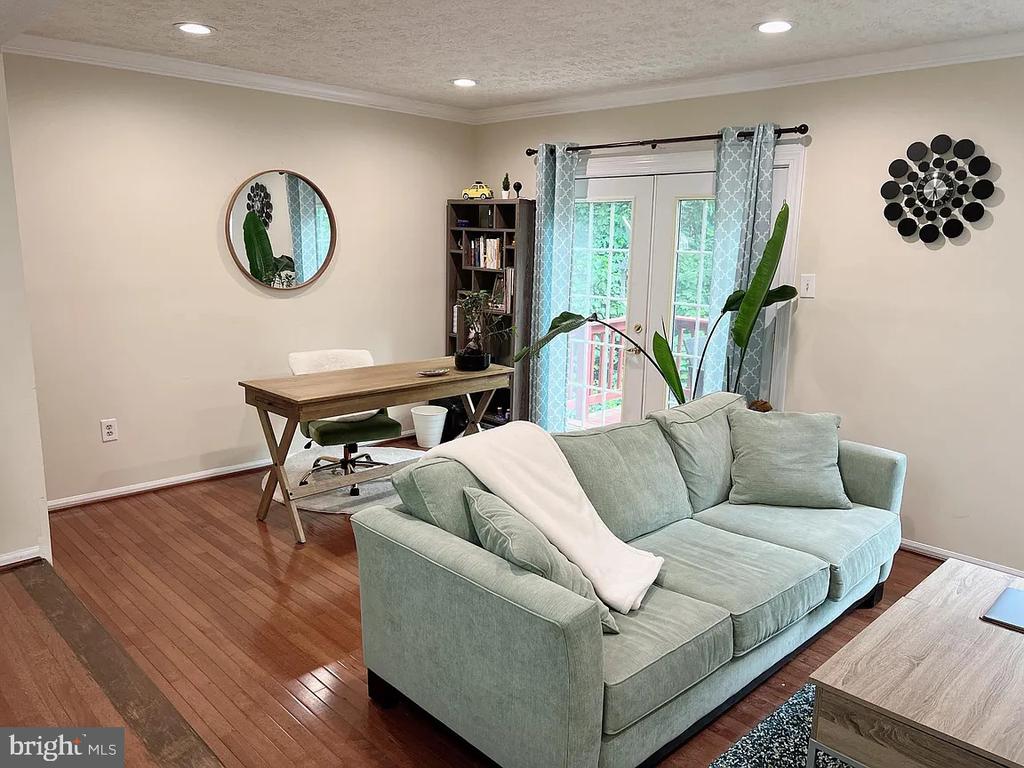 613 CORAL REEF DRIVE
