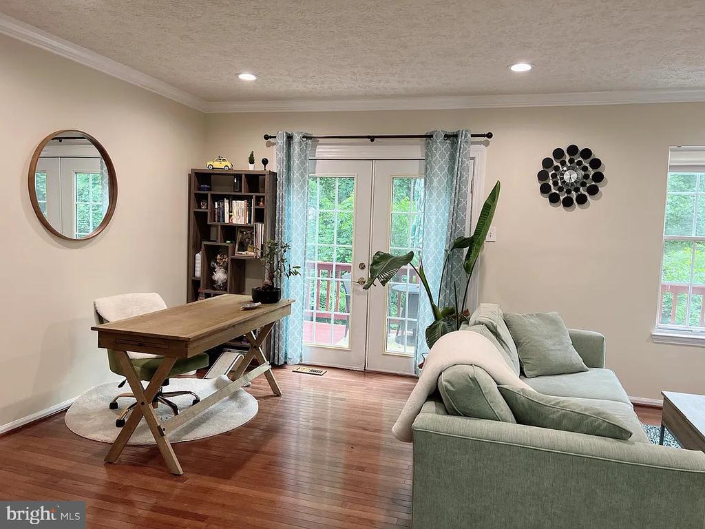 613 CORAL REEF DRIVE