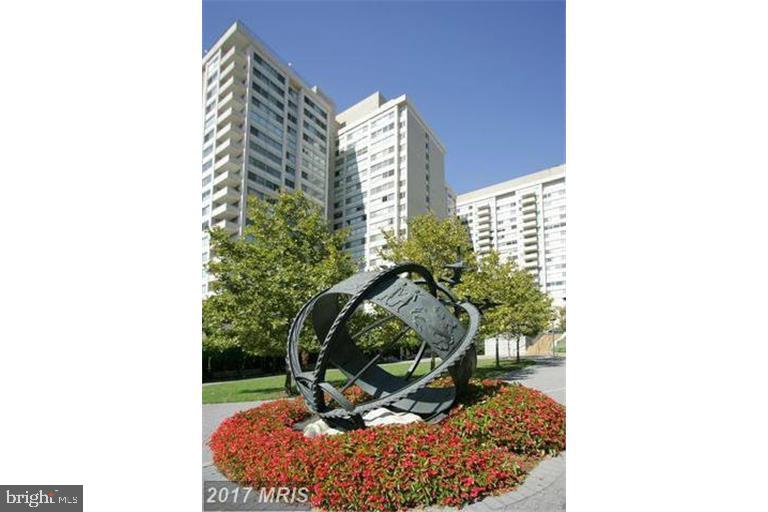 4515 WILLARD AVENUE Unit: 716S