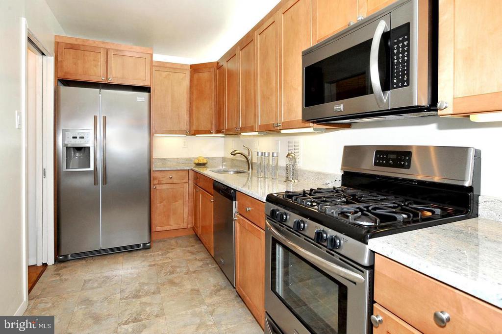 4515 WILLARD AVENUE Unit: 716S