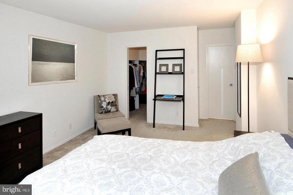 4515 WILLARD AVENUE Unit: 716S