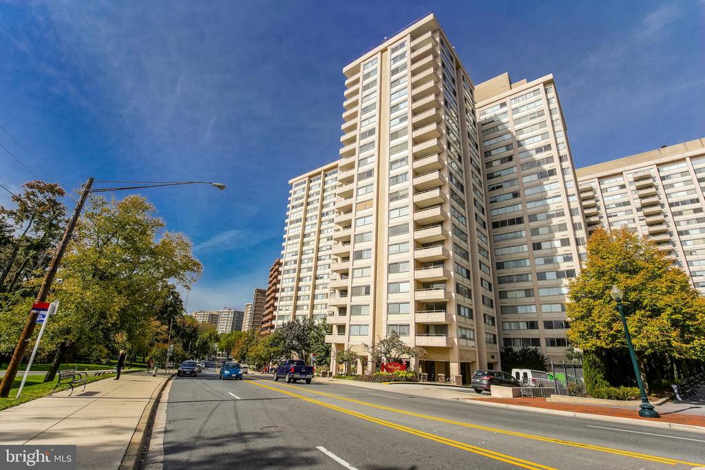 4515 WILLARD AVENUE Unit: 716S