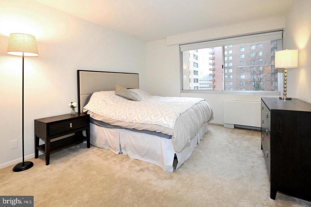 4515 WILLARD AVENUE Unit: 716S