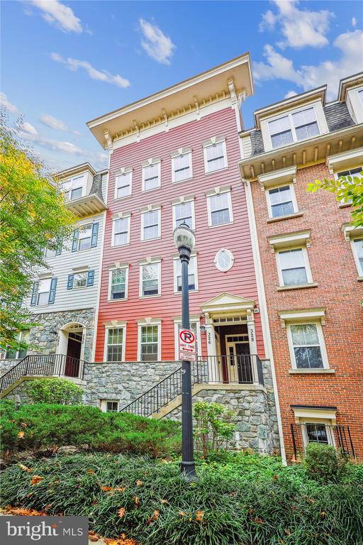 328 PARK AVENUE Unit: 12-328