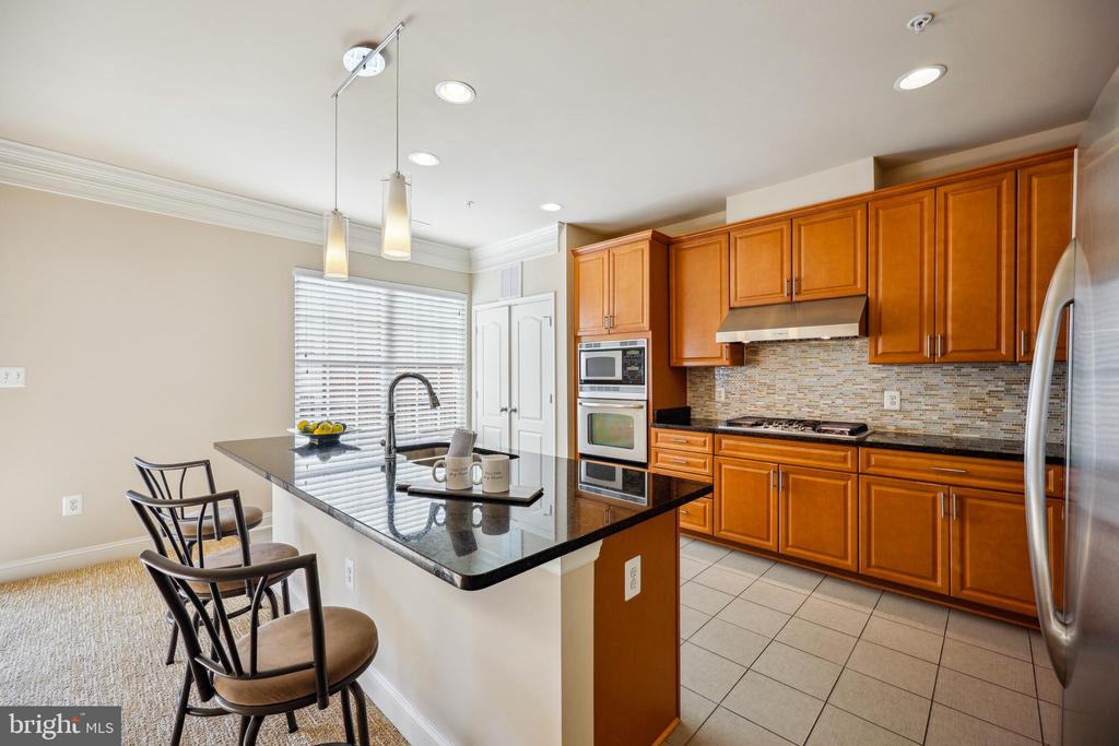 328 PARK AVENUE Unit: 12-328