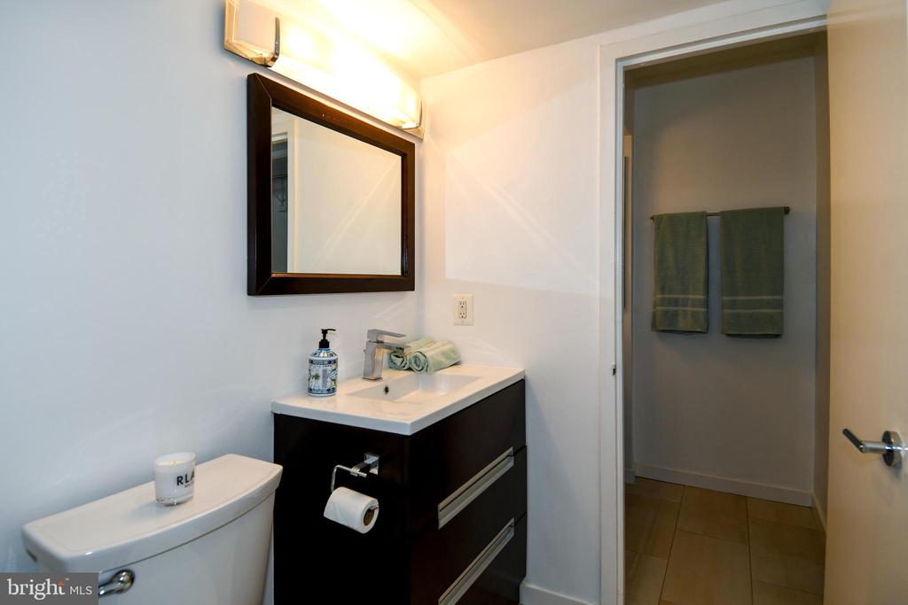 4242 E WEST HIGHWAY Unit: 609