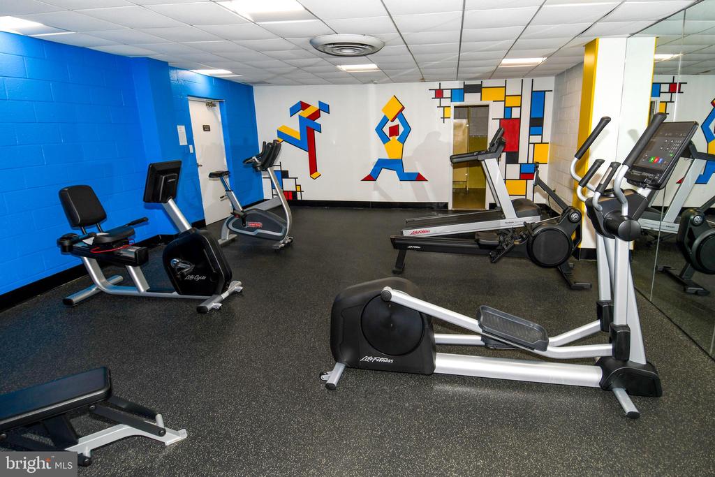 4242 E WEST HIGHWAY Unit: 609