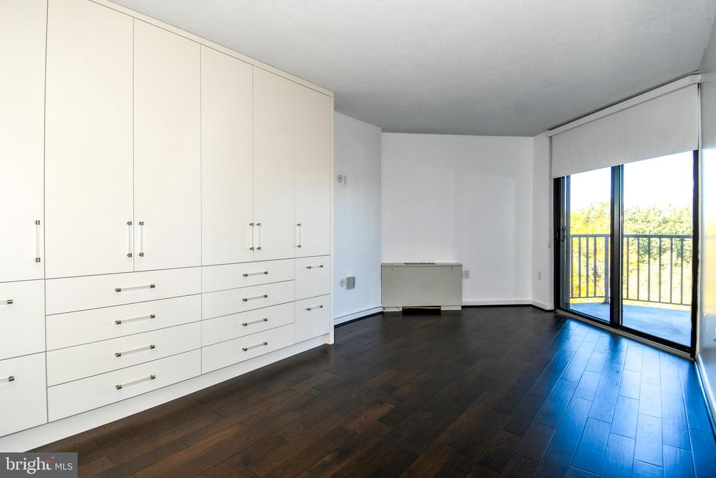 4242 E WEST HIGHWAY Unit: 609