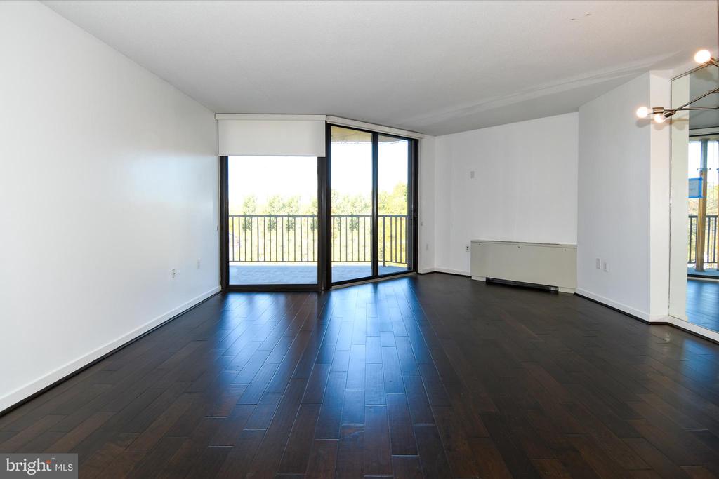 4242 E WEST HIGHWAY Unit: 609