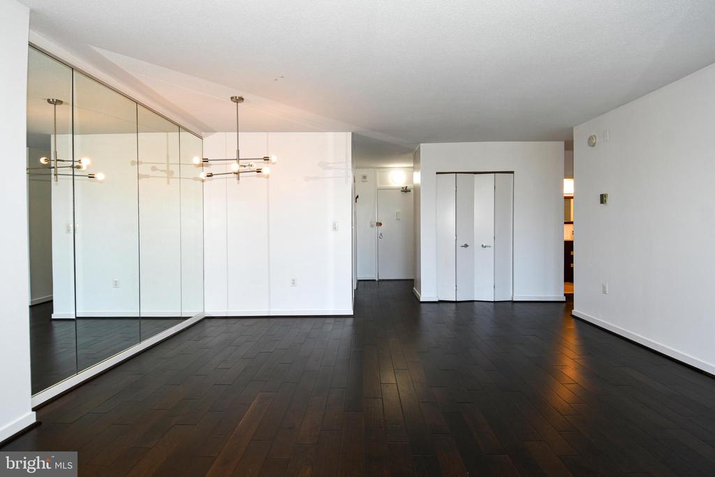 4242 E WEST HIGHWAY Unit: 609