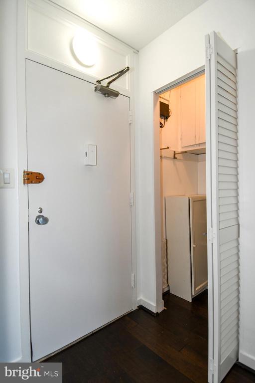 4242 E WEST HIGHWAY Unit: 609
