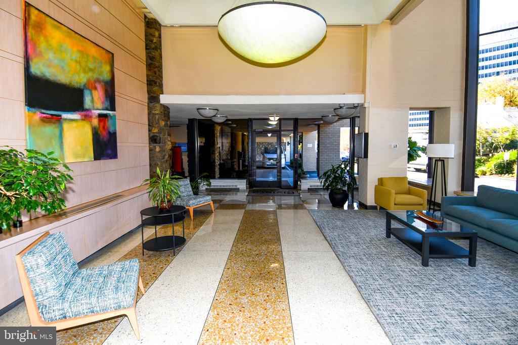 4242 E WEST HIGHWAY Unit: 609