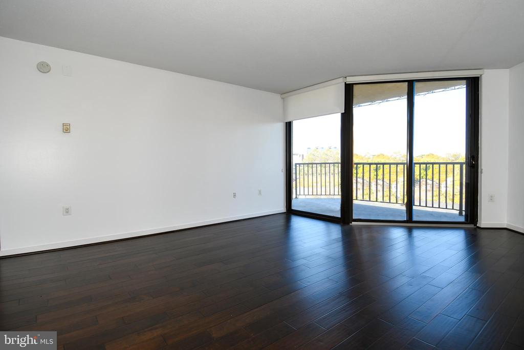 4242 E WEST HIGHWAY Unit: 609