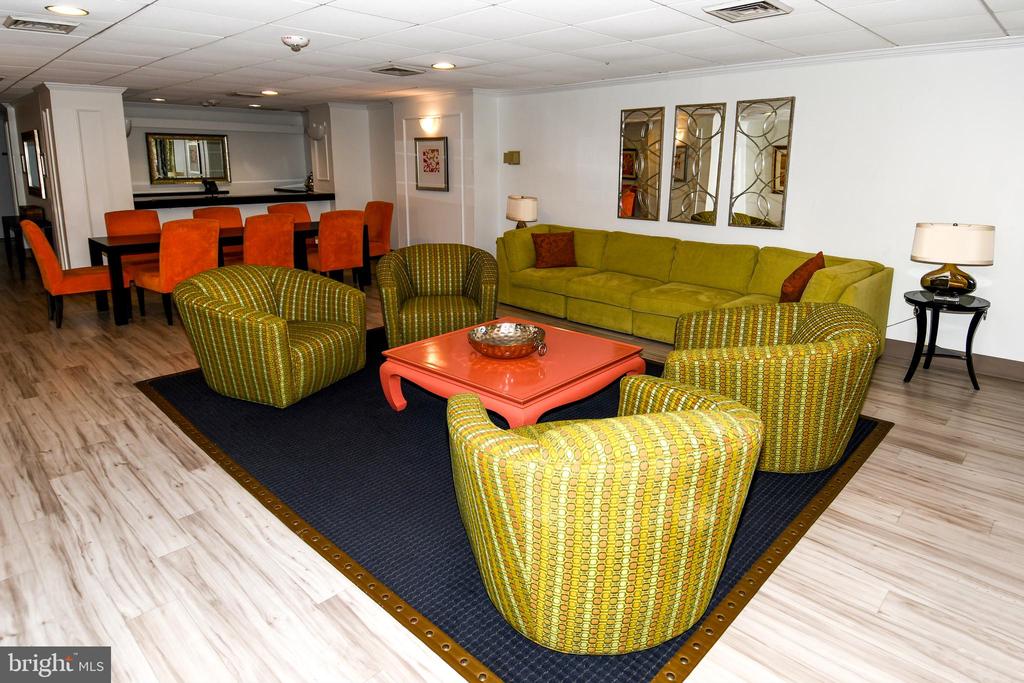 4242 E WEST HIGHWAY Unit: 609
