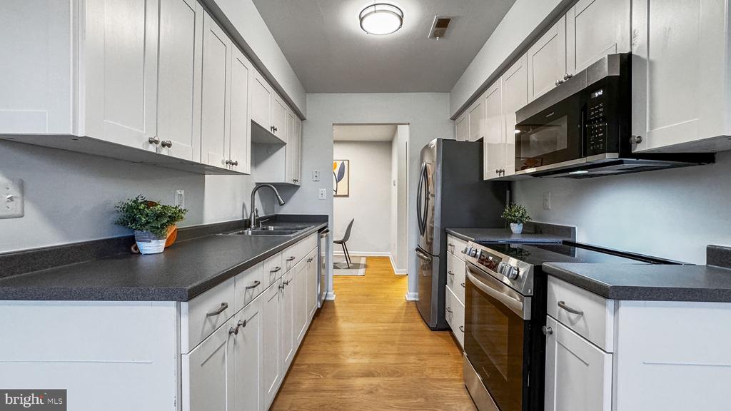 11313 HALETHORPE TERRACE Unit: 201