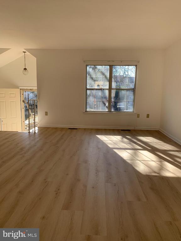 12019 BRONZEGATE PLACE Unit: 1