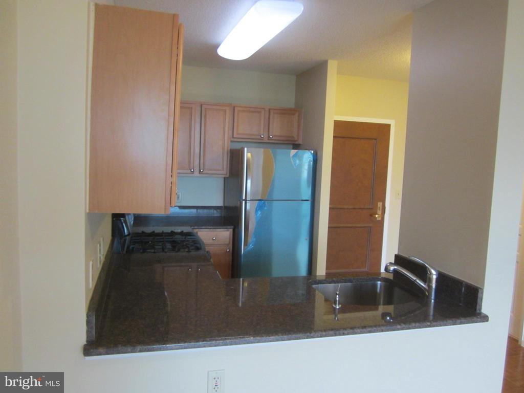 7111 WOODMONT AVENUE Unit: 910