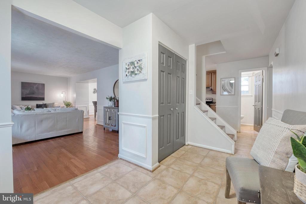 9125 ROUNDLEAF WAY