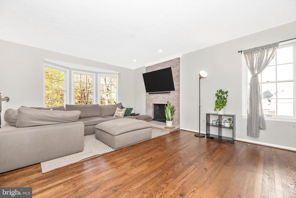 143 AMBERLEIGH DRIVE