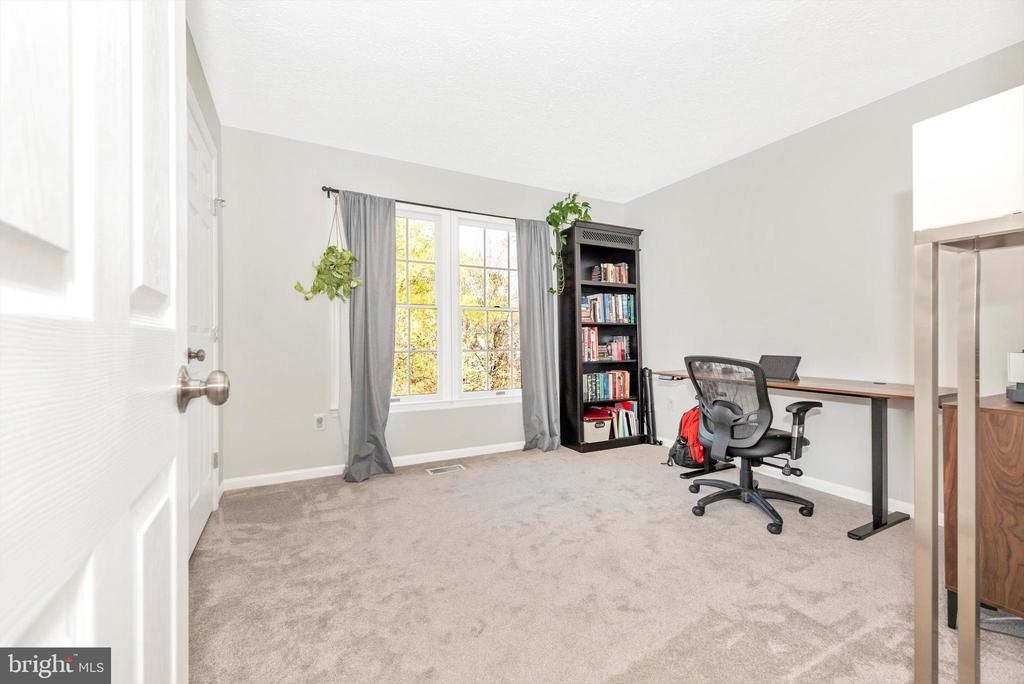 143 AMBERLEIGH DRIVE