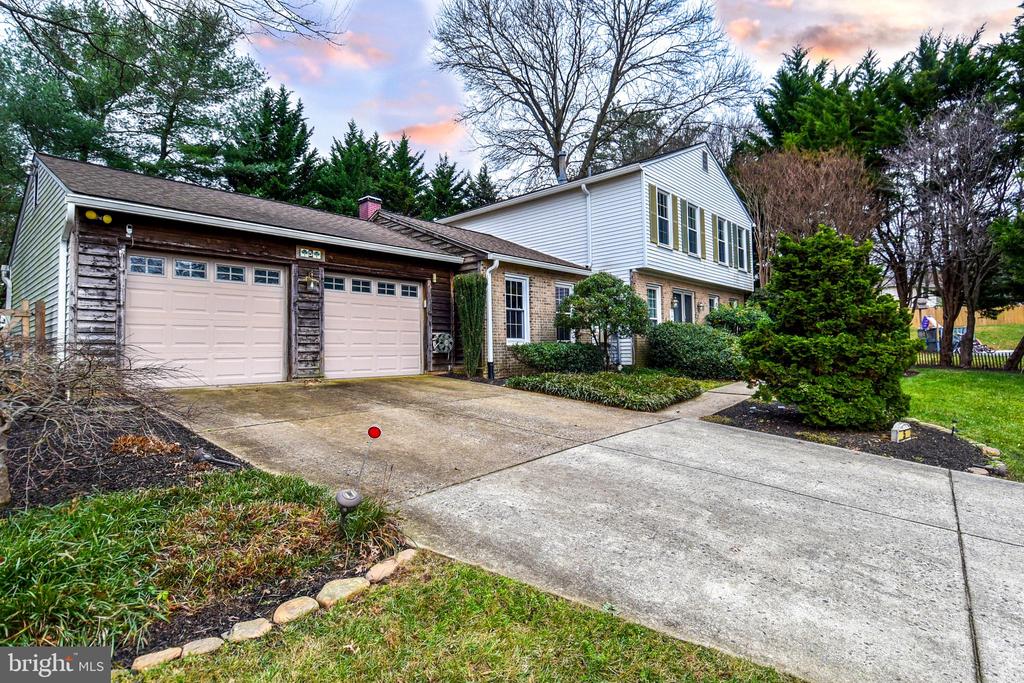 5 MONTFORD COURT