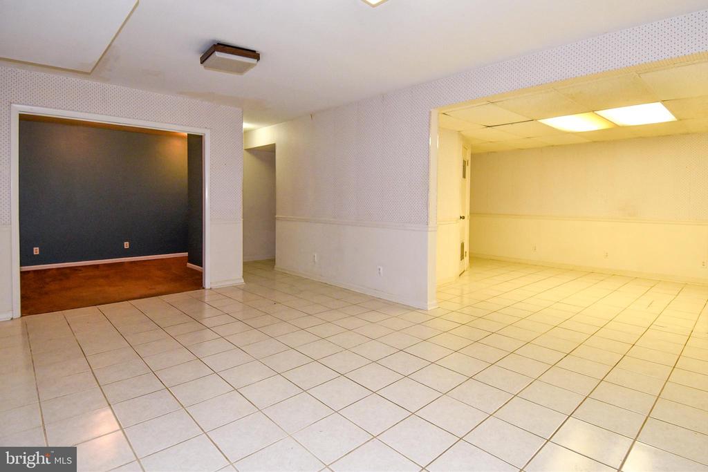 5 MONTFORD COURT