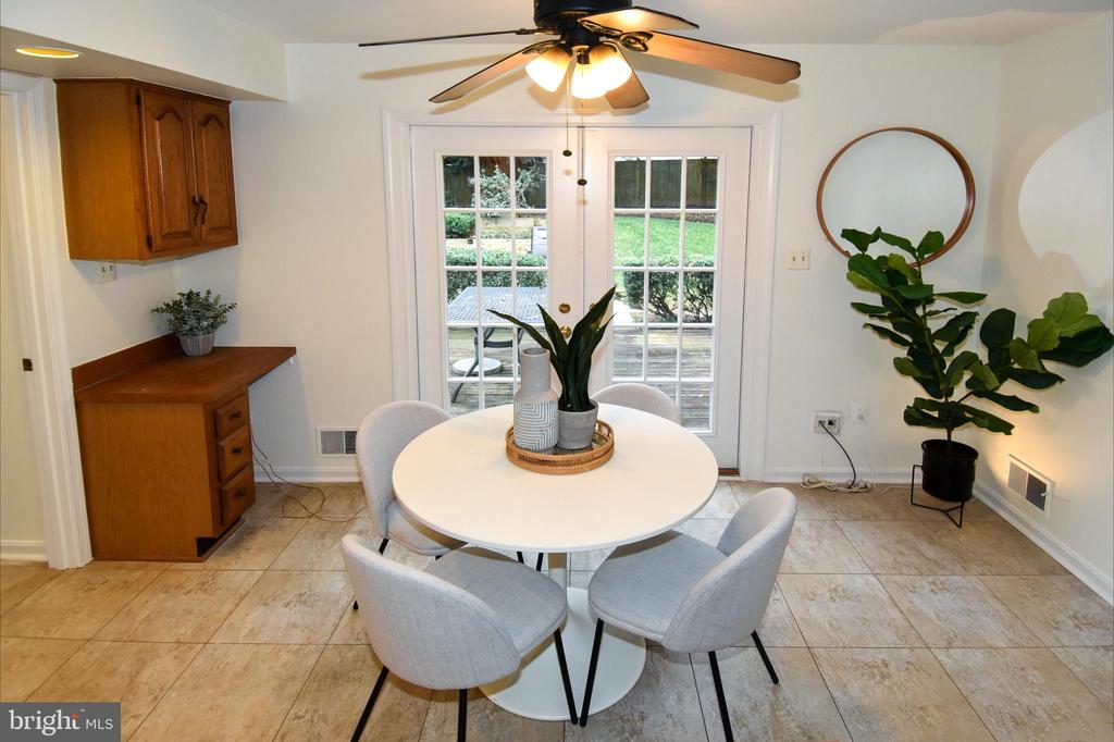 5 MONTFORD COURT