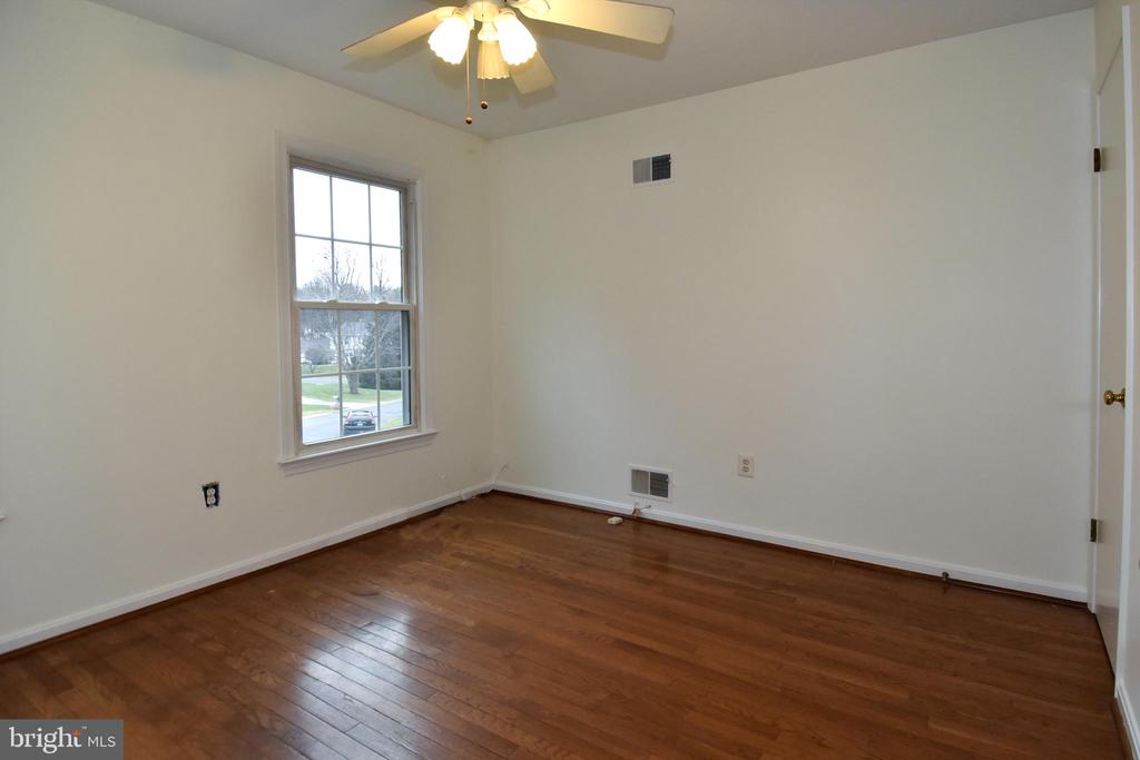 5 MONTFORD COURT