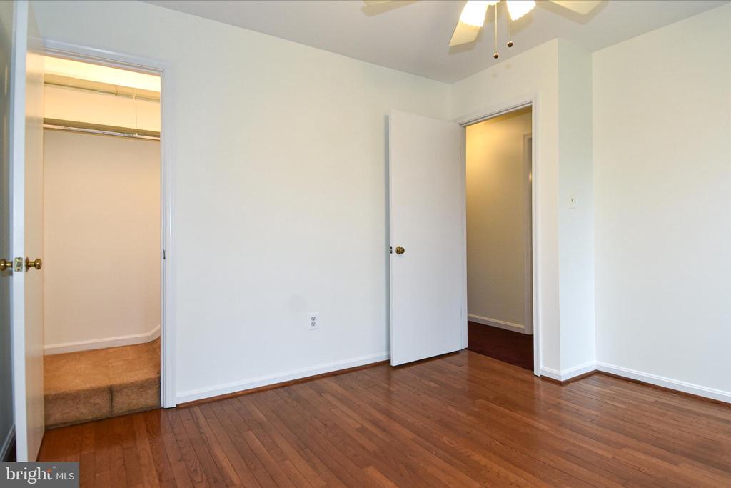 5 MONTFORD COURT