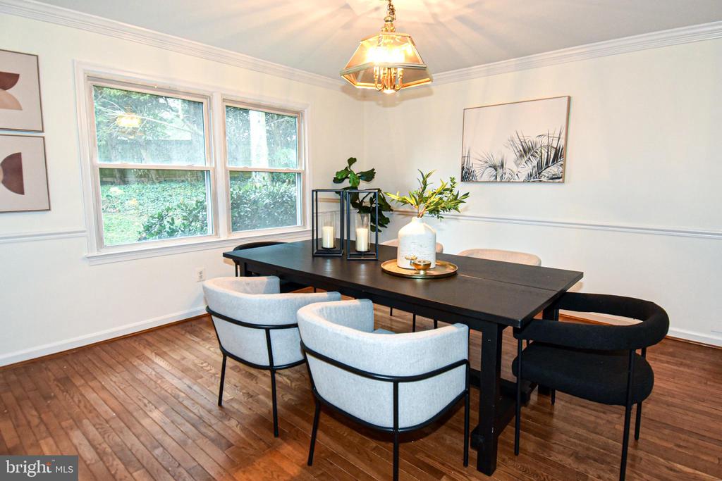 5 MONTFORD COURT