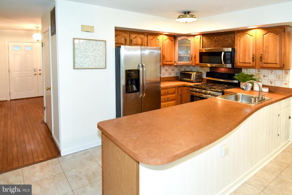 5 MONTFORD COURT