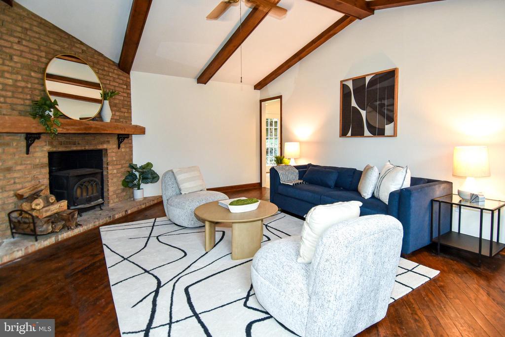 5 MONTFORD COURT