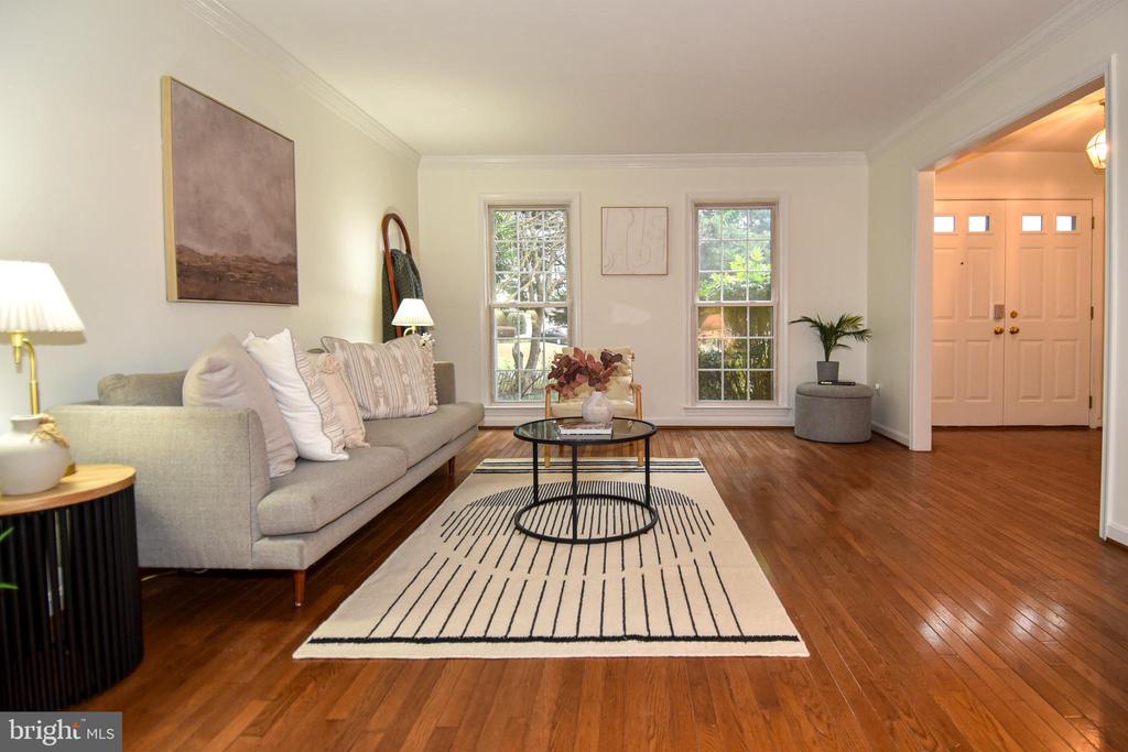 5 MONTFORD COURT