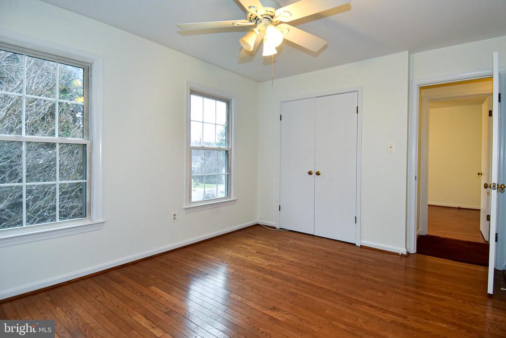 5 MONTFORD COURT