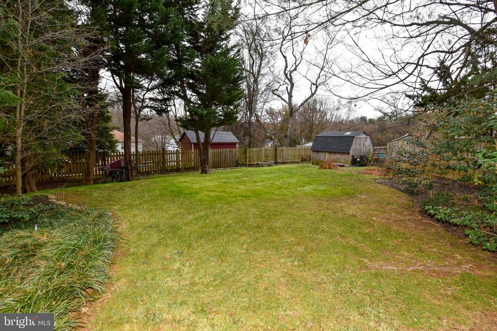 5 MONTFORD COURT