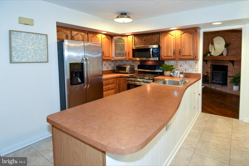 5 MONTFORD COURT