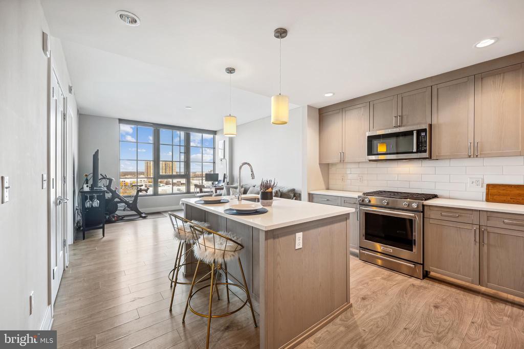 930 ROSE Unit: 1106
