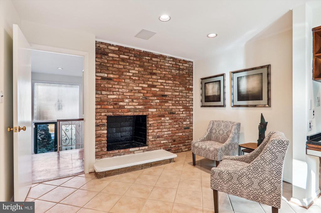 813 DOWNS DRIVE