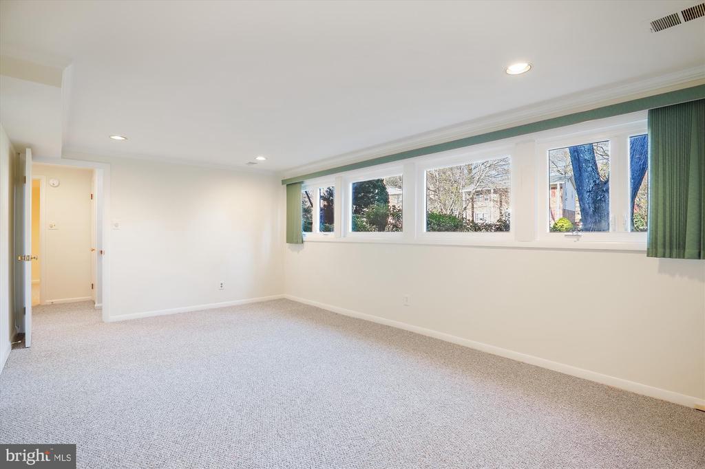 813 DOWNS DRIVE