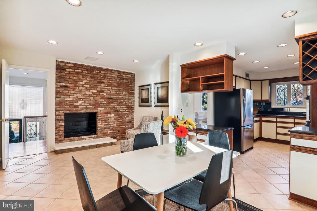813 DOWNS DRIVE