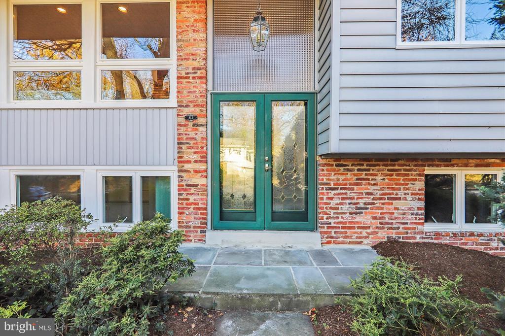 813 DOWNS DRIVE