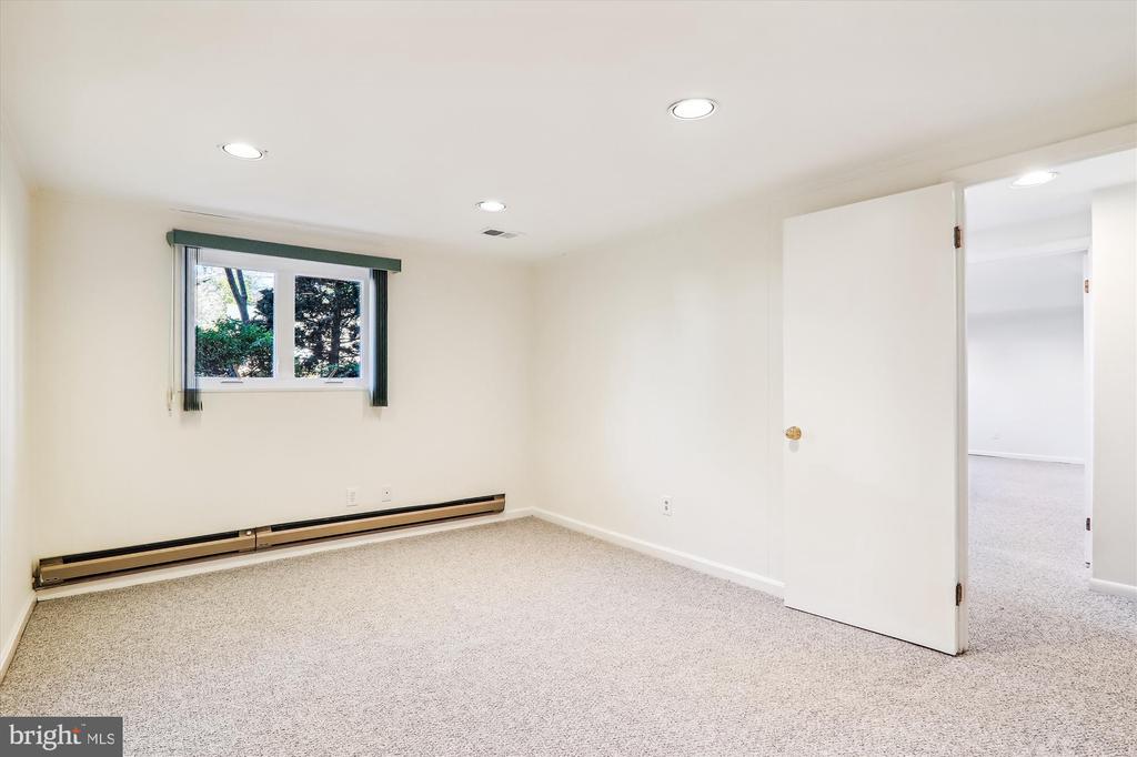 813 DOWNS DRIVE