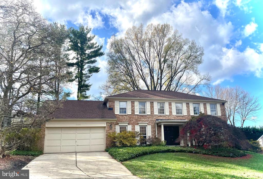 8708 WANDERING TRAIL DRIVE
