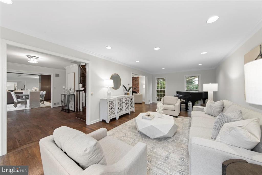 8708 WANDERING TRAIL DRIVE