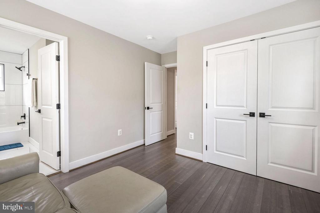 11115 HILLSDALE DRIVE