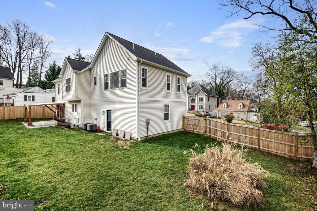11115 HILLSDALE DRIVE